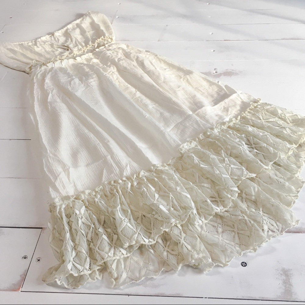 *LAST ONE* Ivory Antique Lace Dress - Picture 2 of 8
